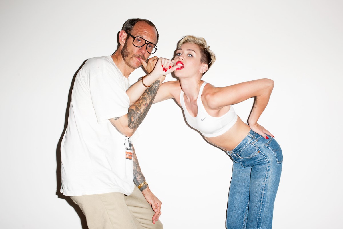 Miley-Cyrus-Getting-Raunchy-In-Terry-Richardson-Photoshoot-07.jpg