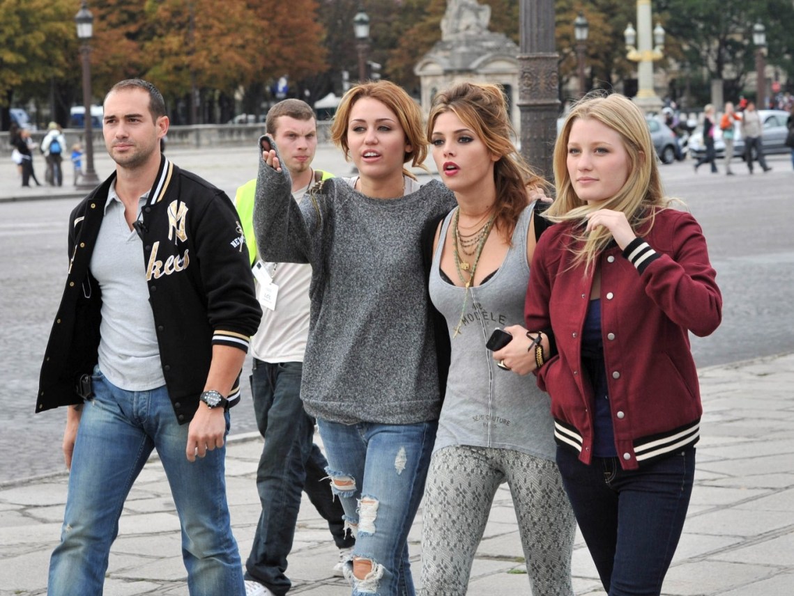 Miley-Cyrus-And-Ashley-Greene-Hotness-Out-And-About-In-Paris-07.jpg