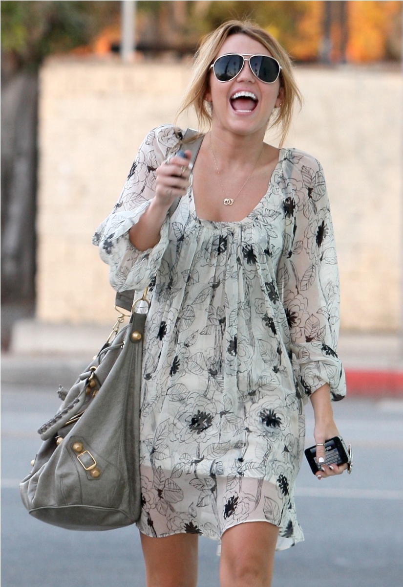Miley_Cyrus-In-A-See-Through-Dress-In-Los-Angeles-01.JPG