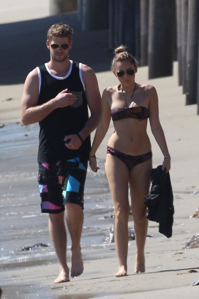 Miley-Cyrus-Bikini-Pictures-On-Malibu-Beach-15.jpg