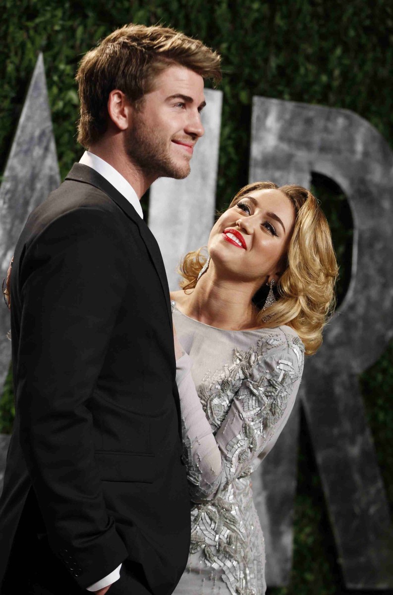 Miley-Cyrus-2012-Vanity-Fair-Oscar-Party-In-West-Hollywood-07.JPG